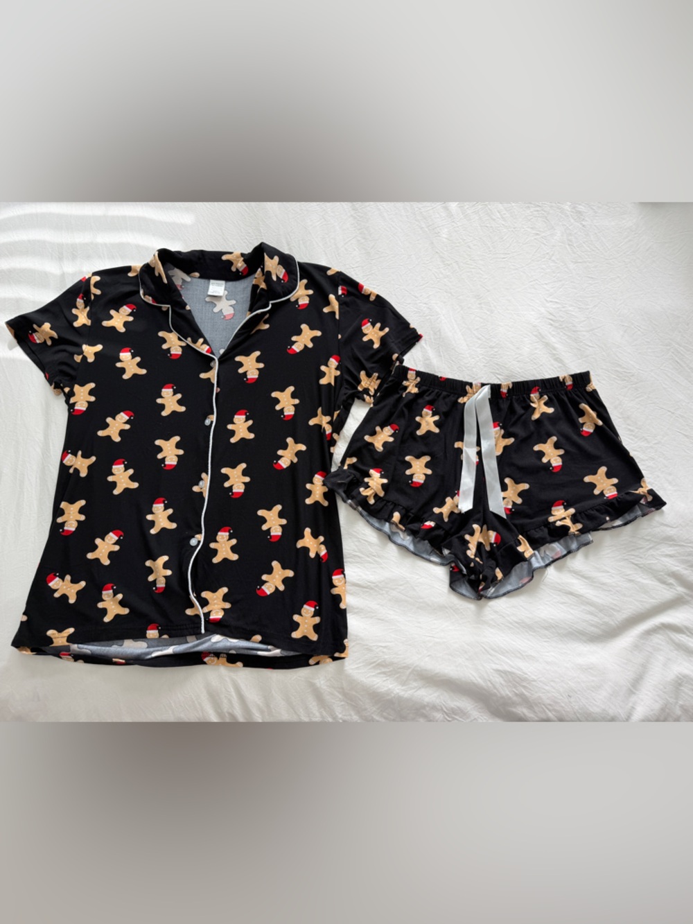 Black Gingerbread Print Pajama Set
